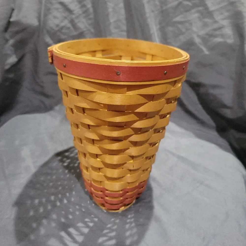 2002 Longaberger May Series Geranium Basket Red Trim